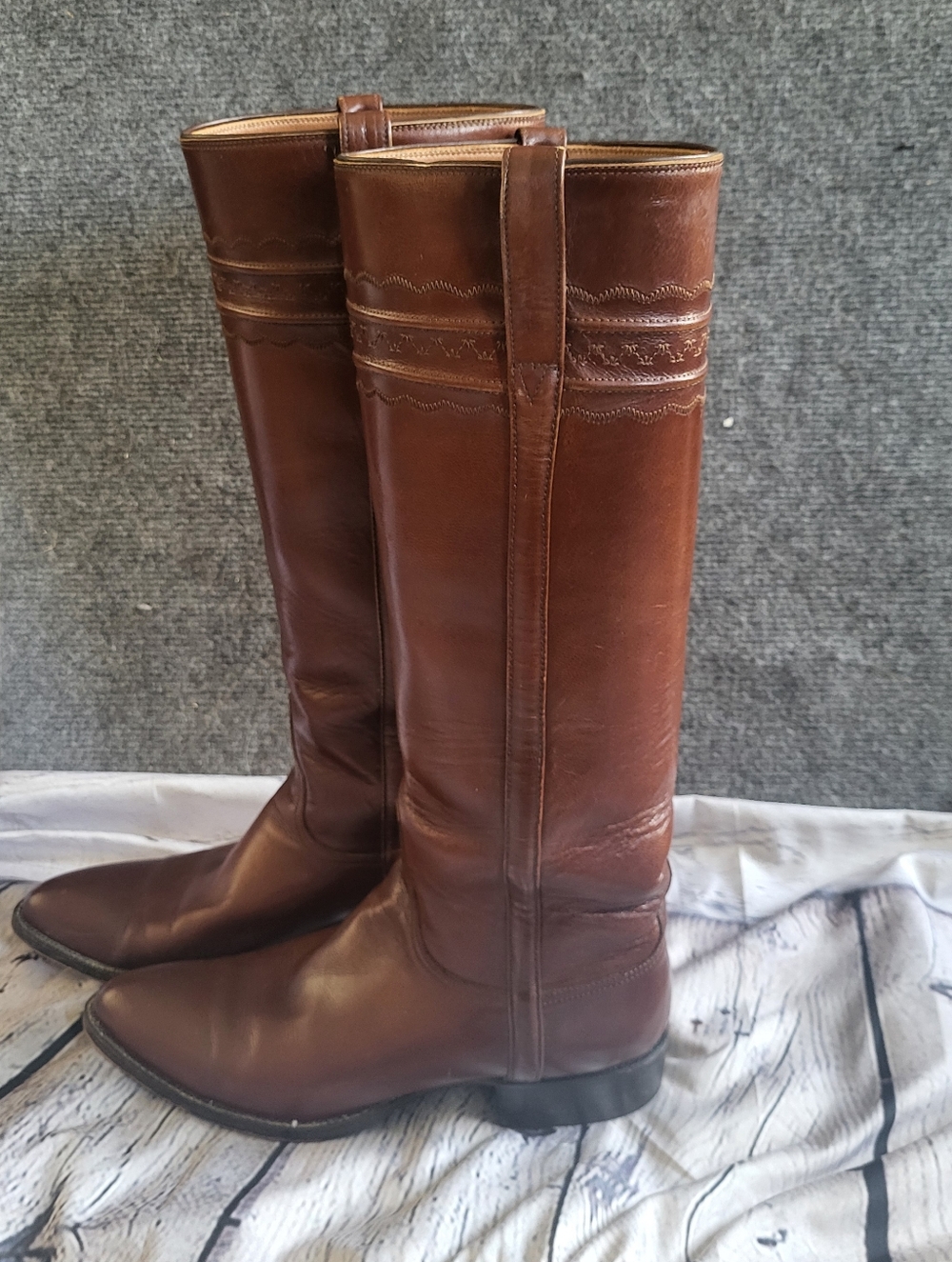 Lucchese Vintage Tall Brown Leather Riding Boots. 7.5b - Picture 6 of 12
